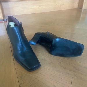 Nine West women’s booties 9.5 black